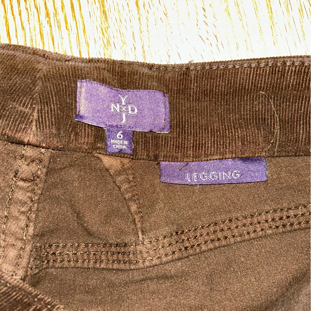 NYDJ brown corduroy legging size 6 - Picture 3 of 3